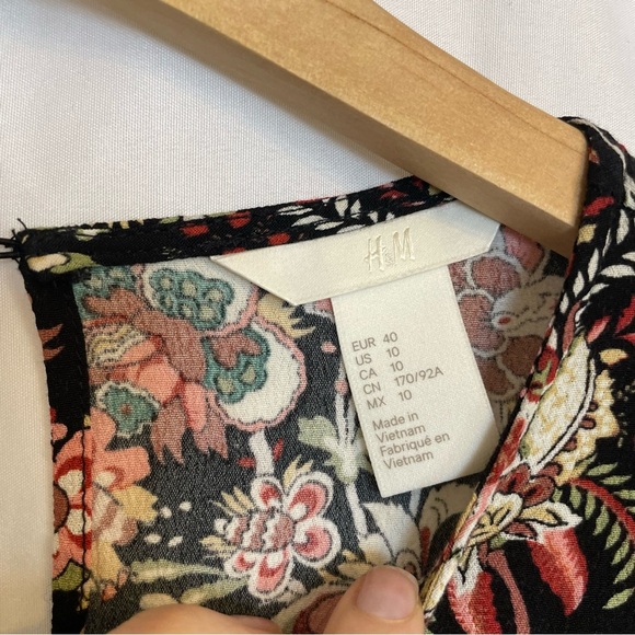 H&M Women’s Black Pink Floral Mini Dress 3/4 Flare Sleeve Size 10 - Picture 3 of 13